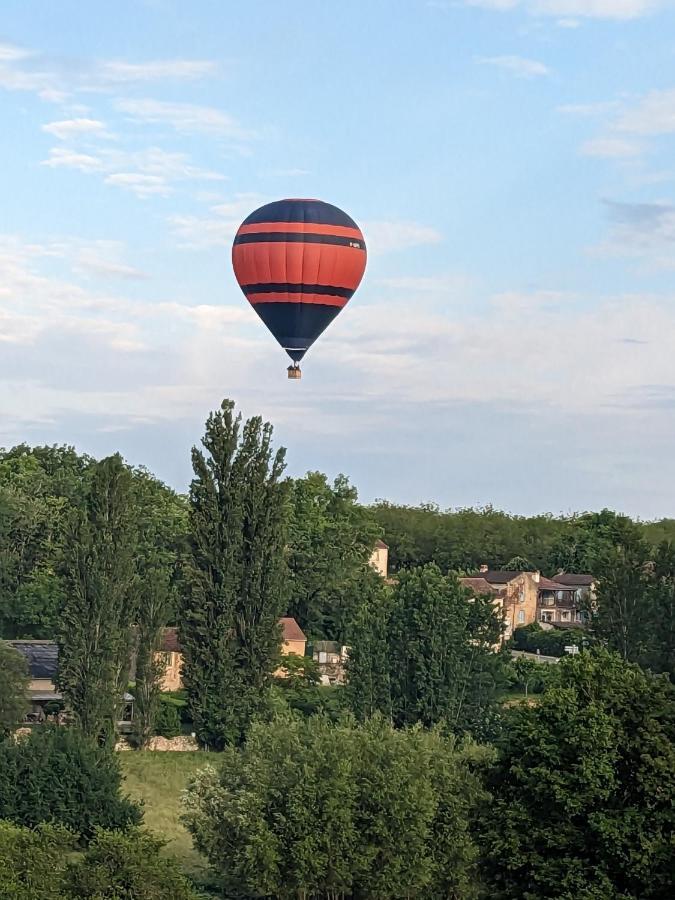 La Grange Symphorine, Chambre D'Hotes De Charme Situee Entre La Vallee De La Dordogne Et La Vallee De La Vezere Meyrals Buitenkant foto