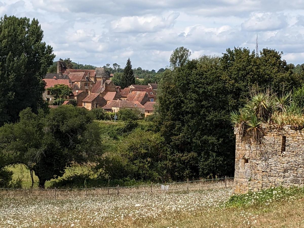 La Grange Symphorine, Chambre D'Hotes De Charme Situee Entre La Vallee De La Dordogne Et La Vallee De La Vezere Meyrals Buitenkant foto