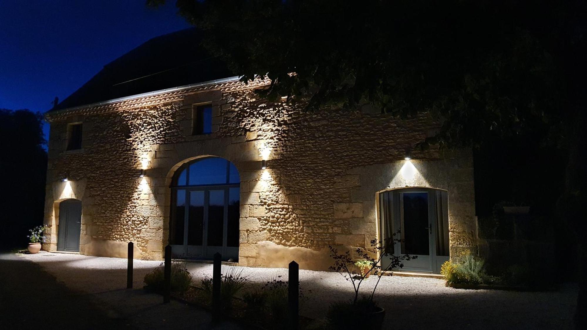 La Grange Symphorine, Chambre D'Hotes De Charme Situee Entre La Vallee De La Dordogne Et La Vallee De La Vezere Meyrals Buitenkant foto
